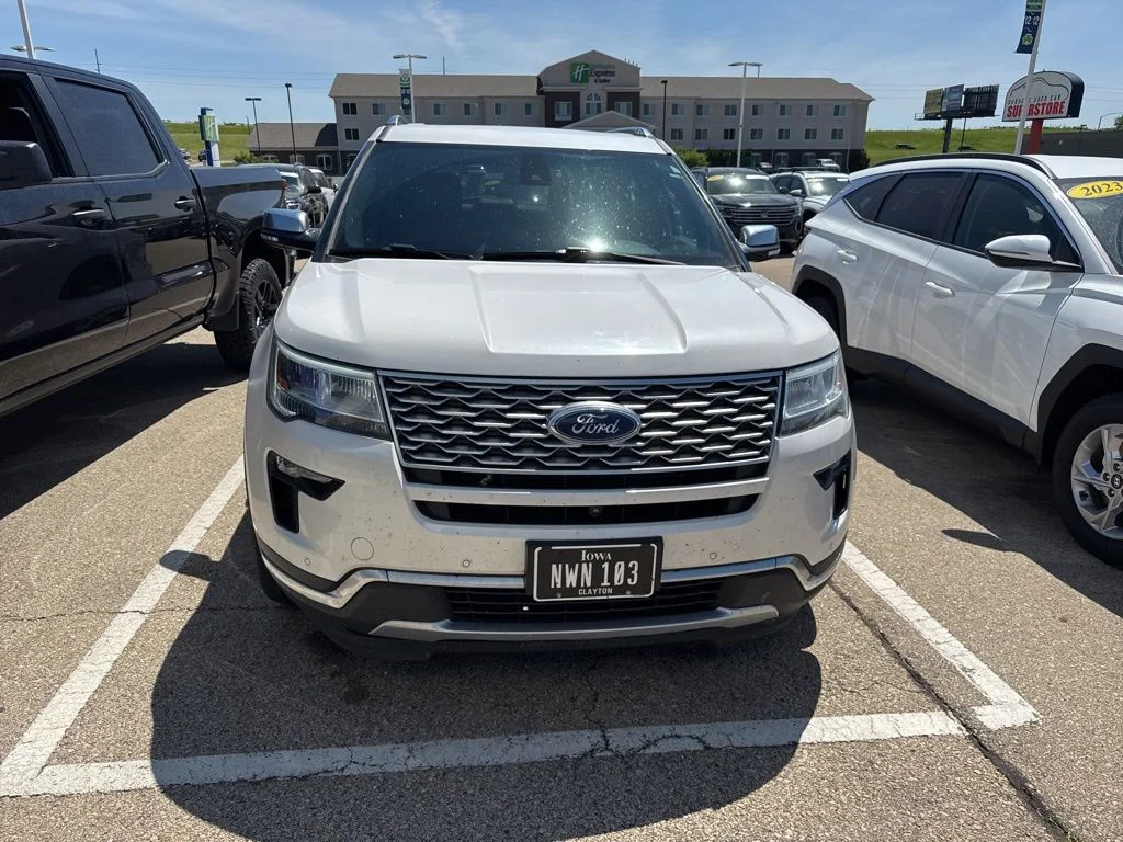Used 2018 White Ford Platinum image 2