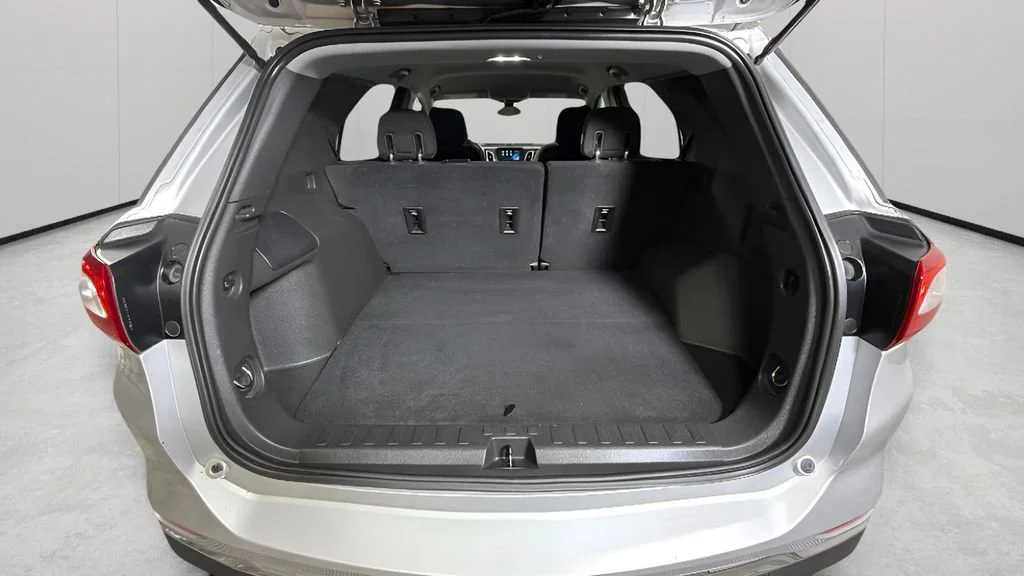 Used 2018 SILVER ICE METALLIC Chevrolet LT image 27