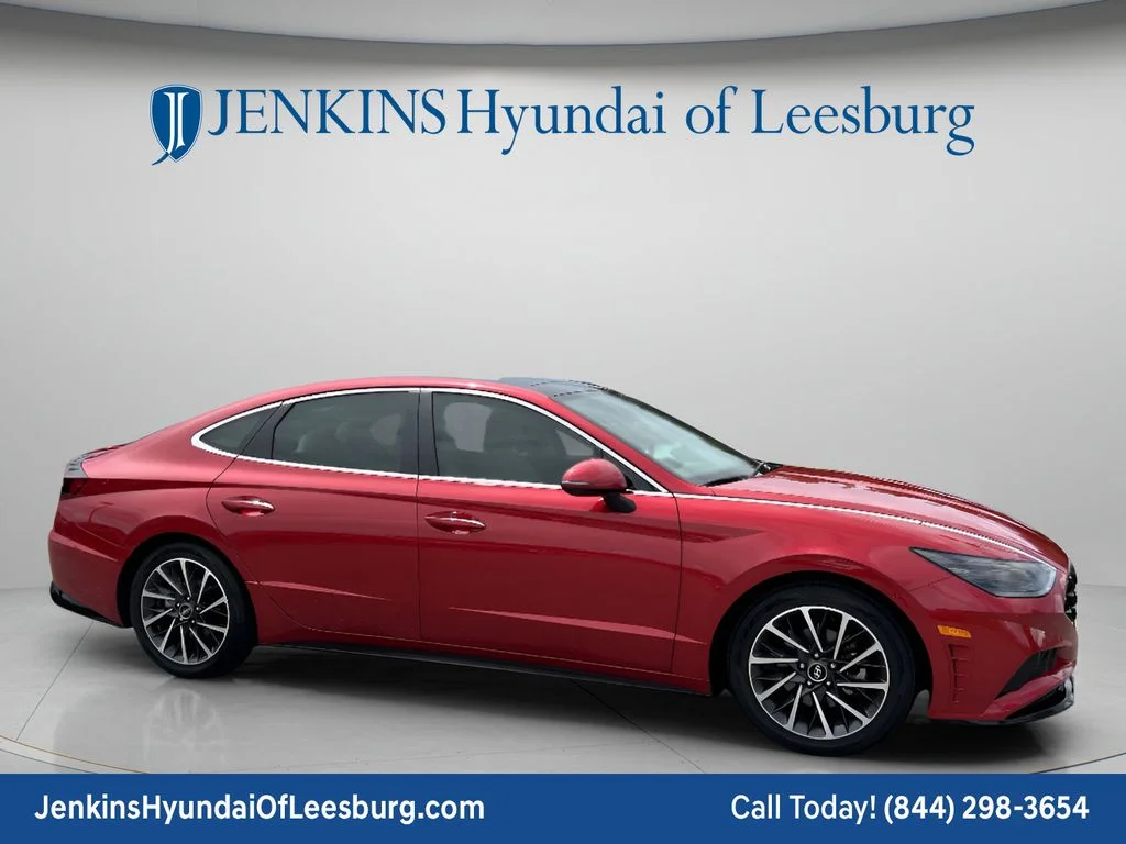 Used 2020 Red Hyundai Limited image 2