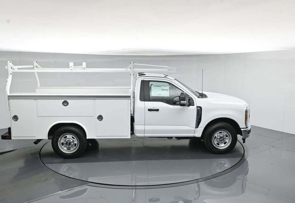 New 2026 Oxford White Ford XL image 41
