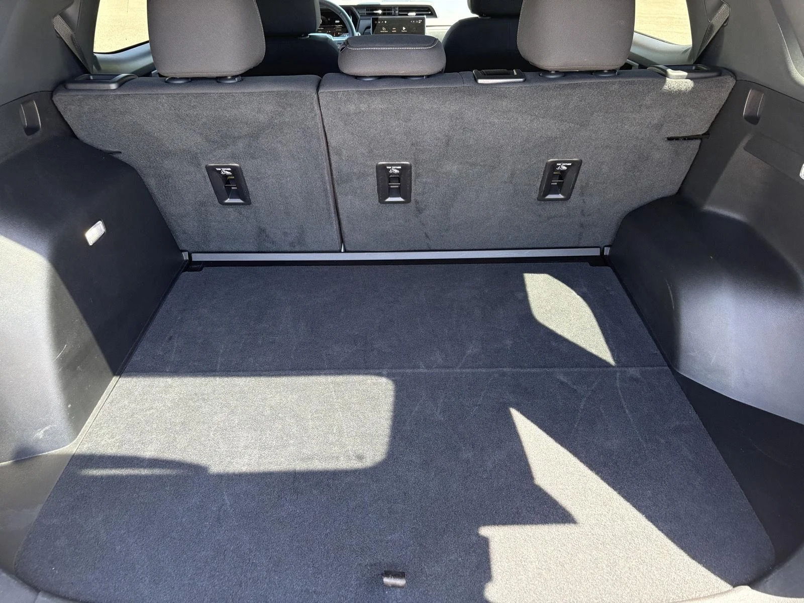 Used 2026 Summit White GMC FWD Elevation image 28