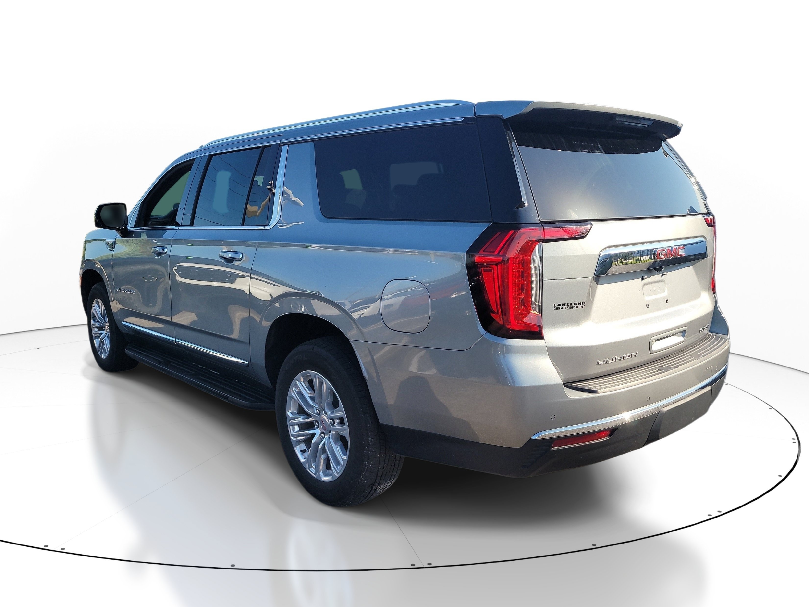 Used 2024 Sterling Metallic GMC SLT image 6