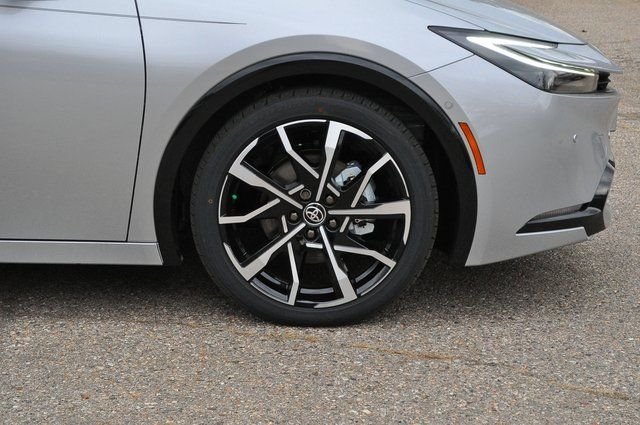 New 2026 Cutting Edge Toyota XSE Premium image 5