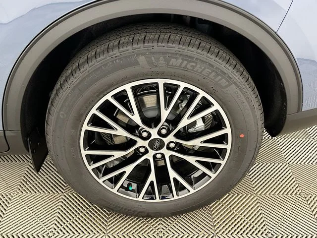 New 2025 Blue Ford Base image 21