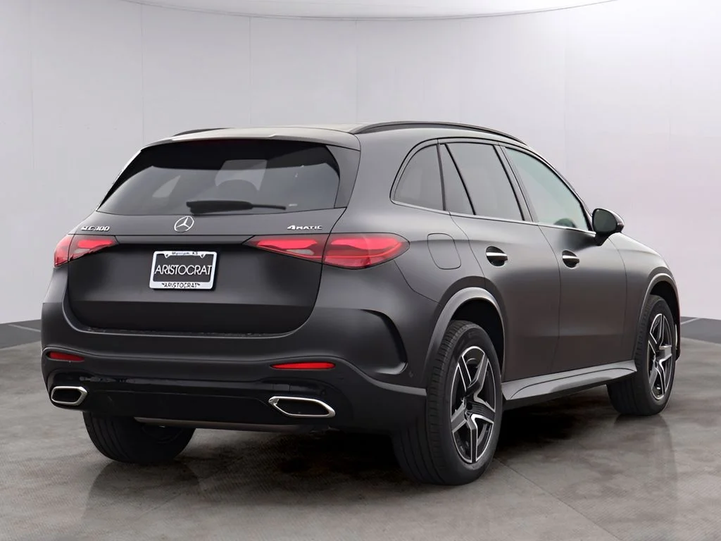 New 2026 MANUFAKTUR Graphite Gray Magno Mercedes-Benz GLC 300 image 5