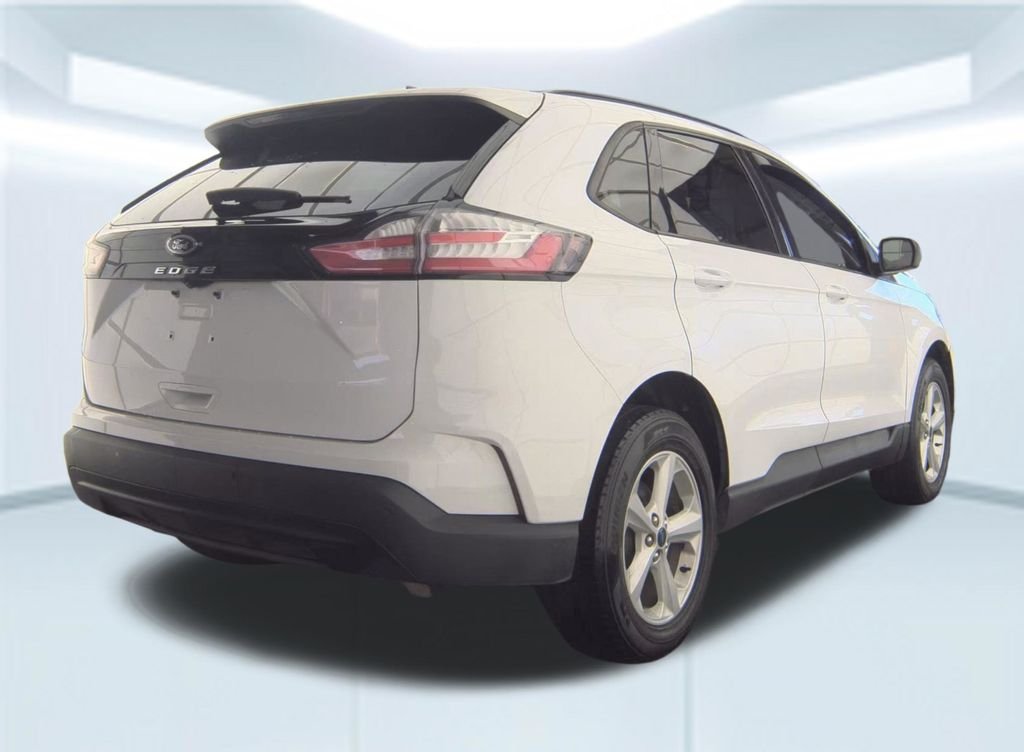 Used 2021 White Ford SE image 2