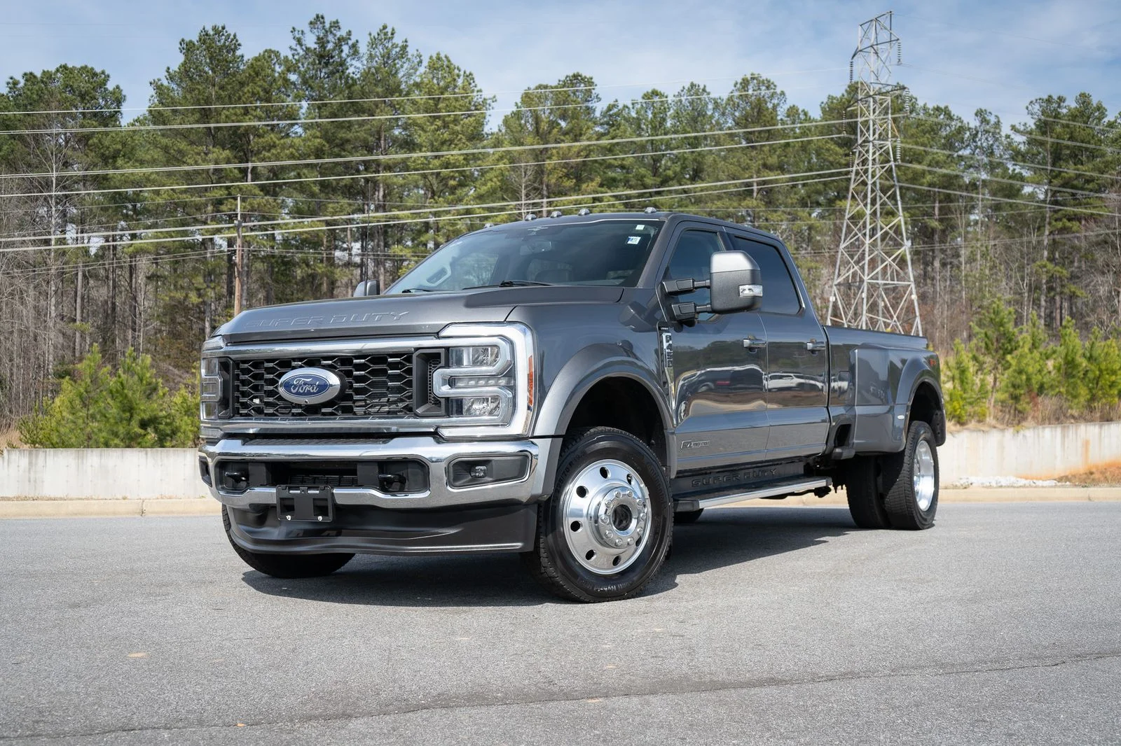 2023 Ford F-450 Lariat 4x4 Crew Cab 8' Box DRW's photo