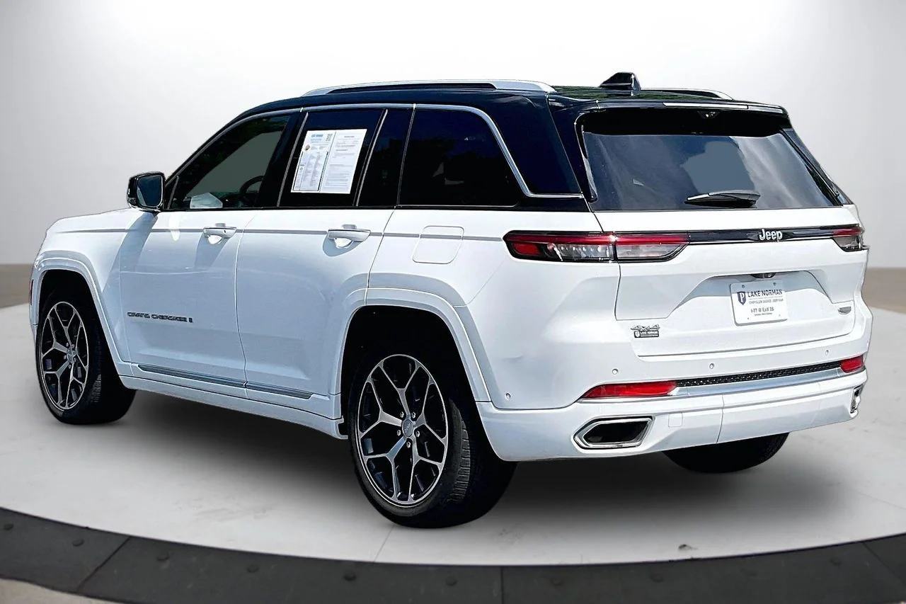 Certified Used 2022 White Jeep Summit Reserve image 7