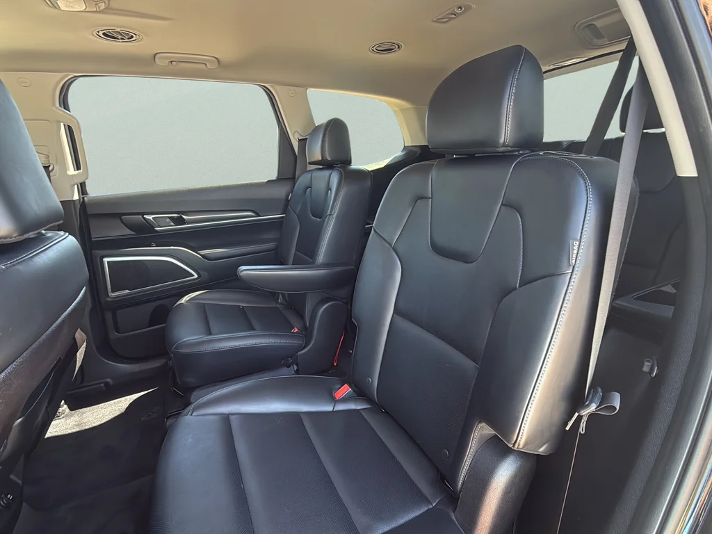 Certified Used 2025 Ebony Black Kia S image 27