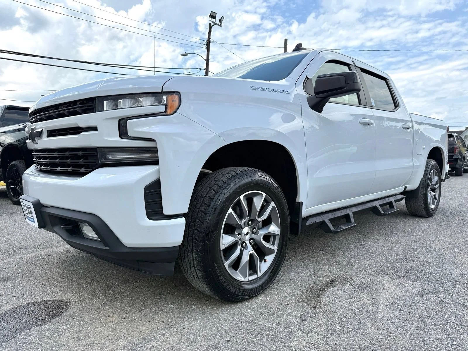 Used 2019 SUMMIT WHITE Chevrolet RST image 2