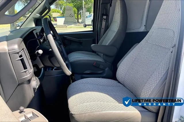2025 Chevrolet Express Cargo Work Van - Photo 10