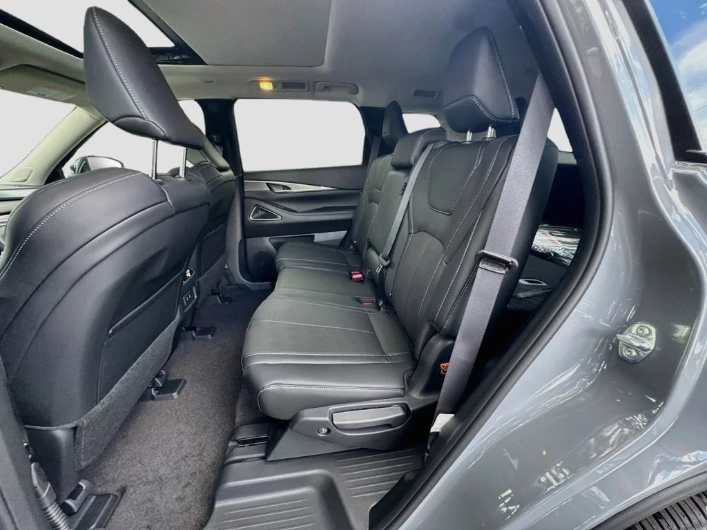 New 2027 Gray INFINITI LUXE image 26