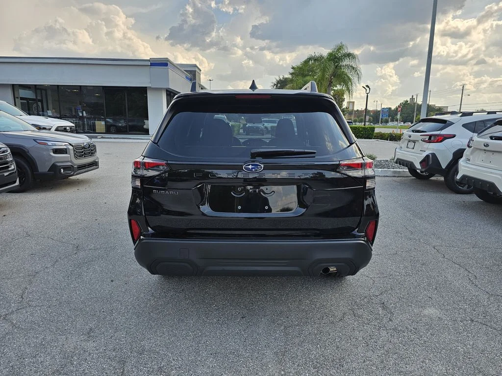 New 2026 CRYSTAL BLACK SILICA Subaru Premium image 4