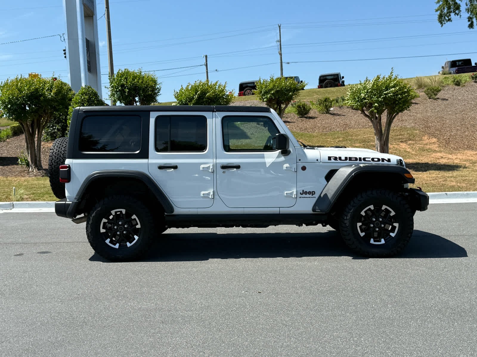 Certified Used 2025 Bright White Clearcoat Jeep Rubicon image 6
