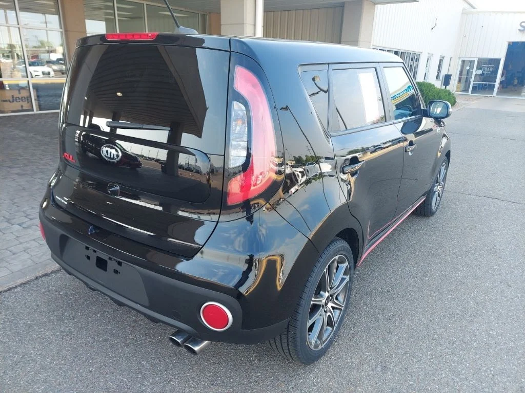 Used 2018 Black Kia Exclaim image 7