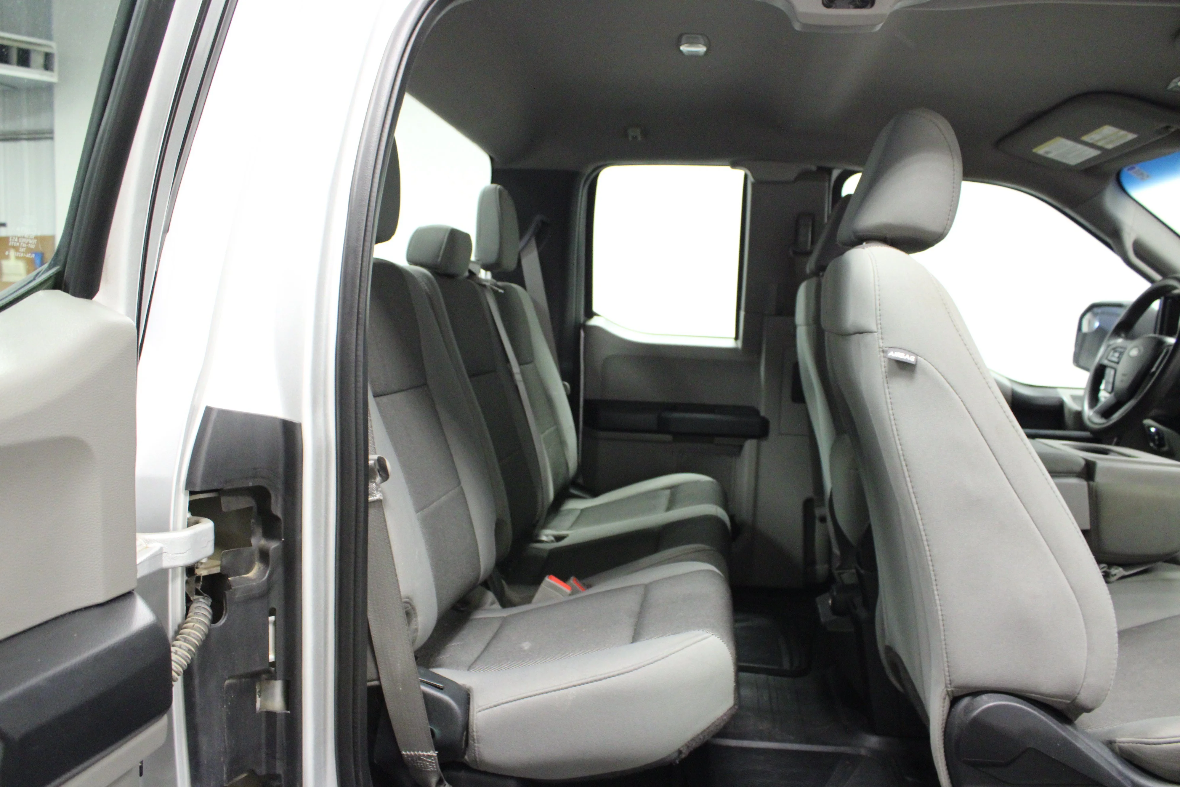 Used 2018 Ingot Silver Metallic Ford XL image 15