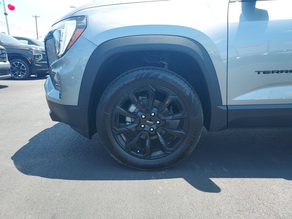 New 2027 Sterling Metallic GMC AWD Elevation image 9