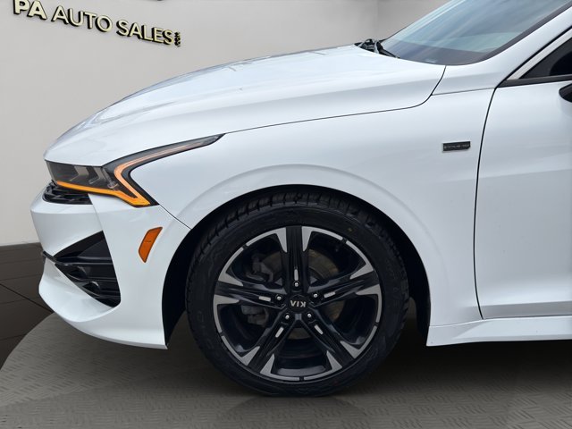 Used 2021 Glacial White Pearl Kia GT-Line image 21