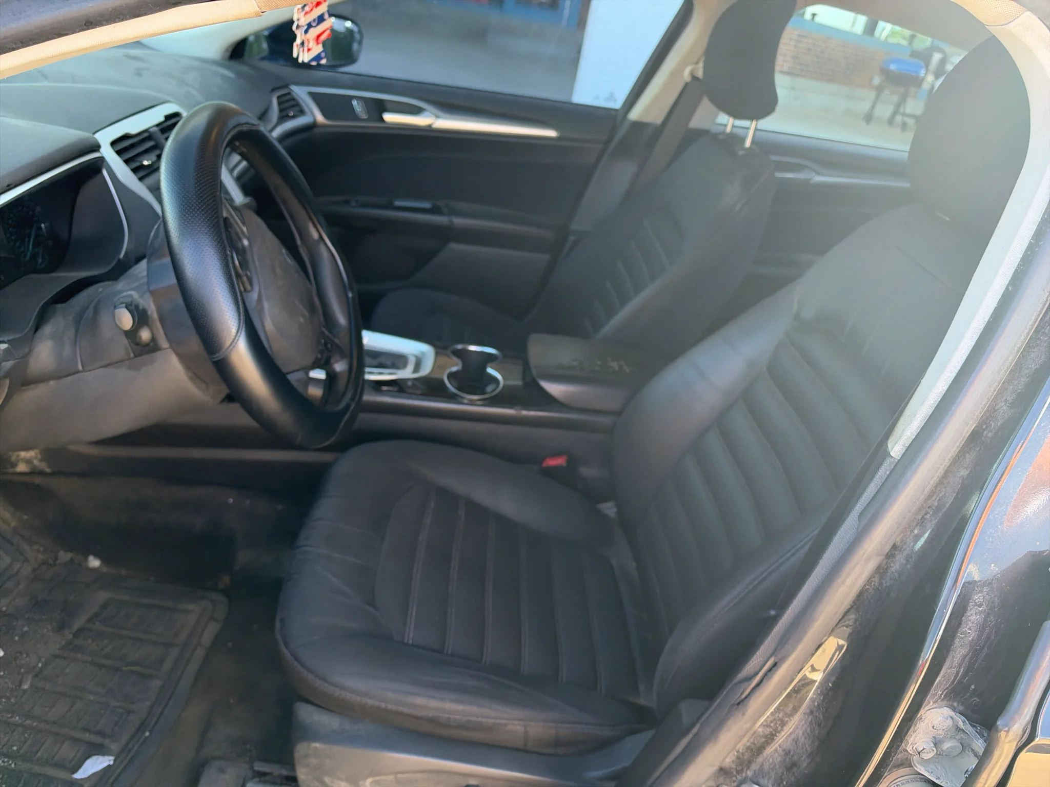 Used 2015 Ruby Red Tinted Clearcoat Ford SE image 10