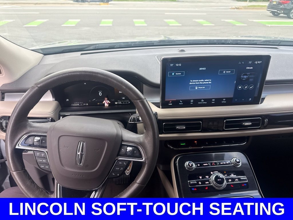 Used 2023 Silver Lincoln Standard image 6