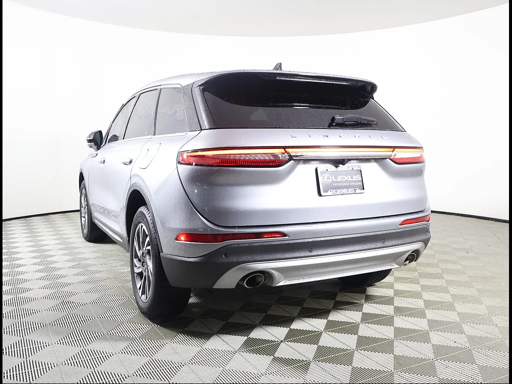 Used 2023 Silver Radiance Lincoln Standard image 4