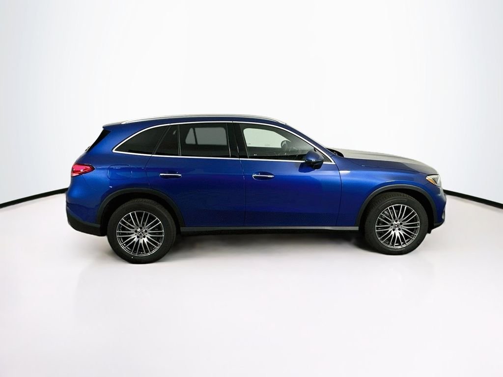 Used 2026 Blue Mercedes-Benz GLC 300 image 7
