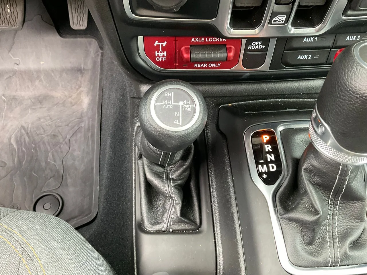 Used 2024 Silver Jeep Willys 4xe image 18