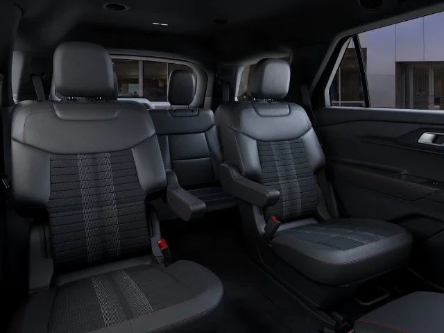 New 2027 Agate Black Metallic Ford ST-Line image 11