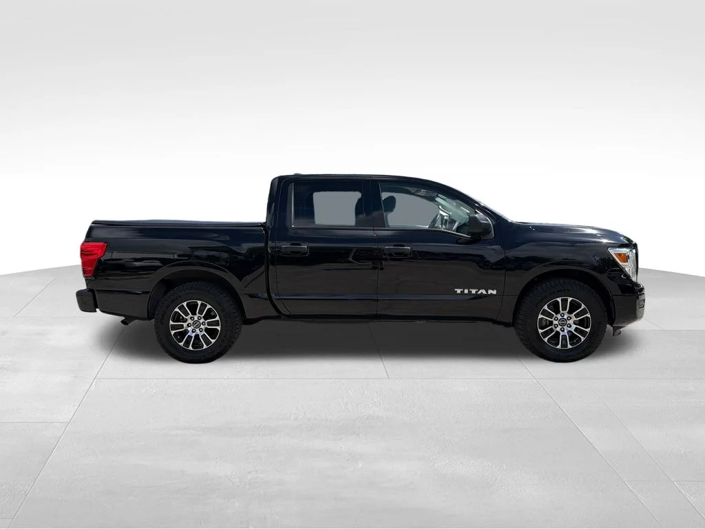 2023 Nissan Titan SV - Photo 8