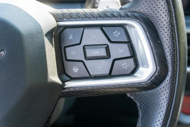 Used 2025  Ford GT Premium image 38