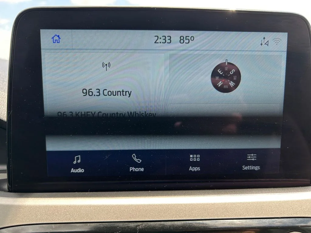 Used 2022 Gray Ford SE image 11