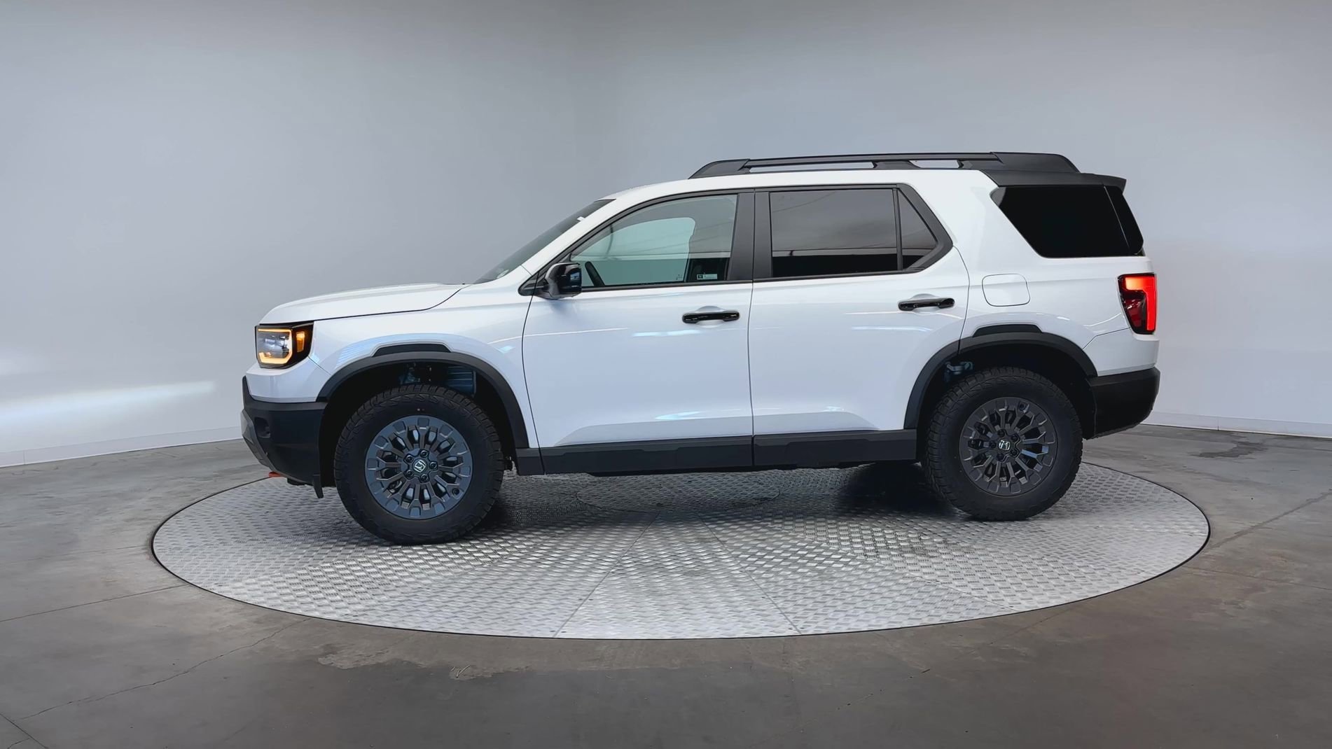 New 2026 Platinum White Pearl Honda TrailSport image 5