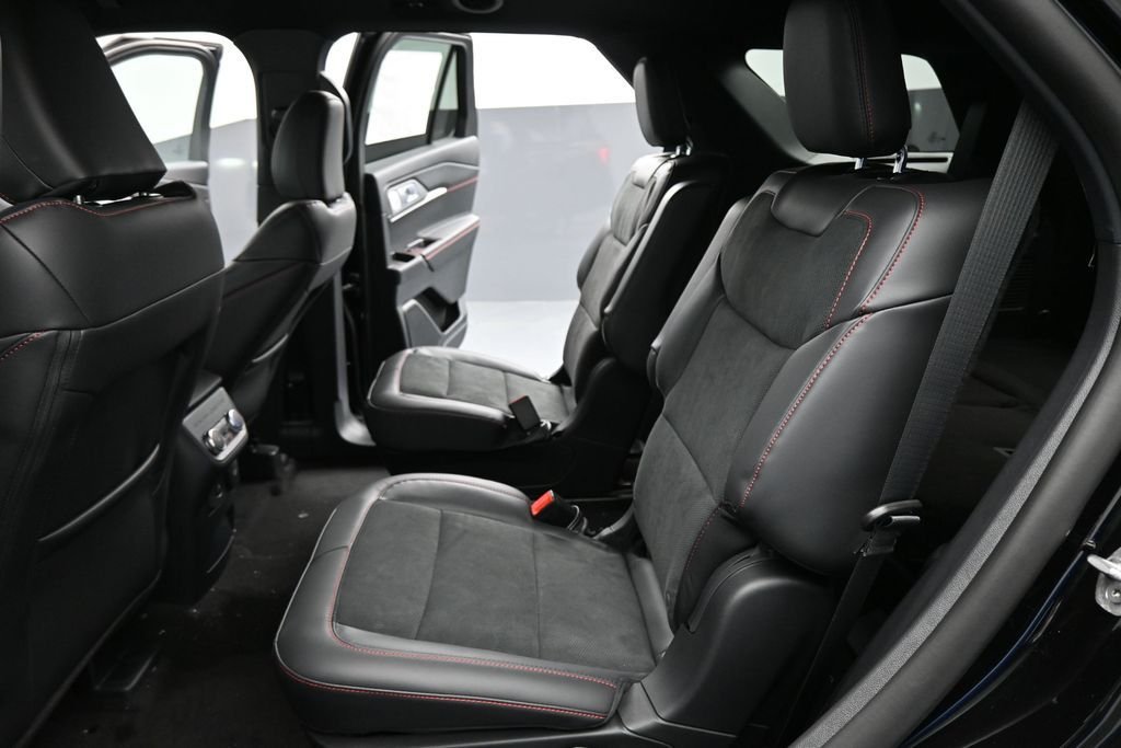 New 2026 Agate Black Metallic Ford ST image 19