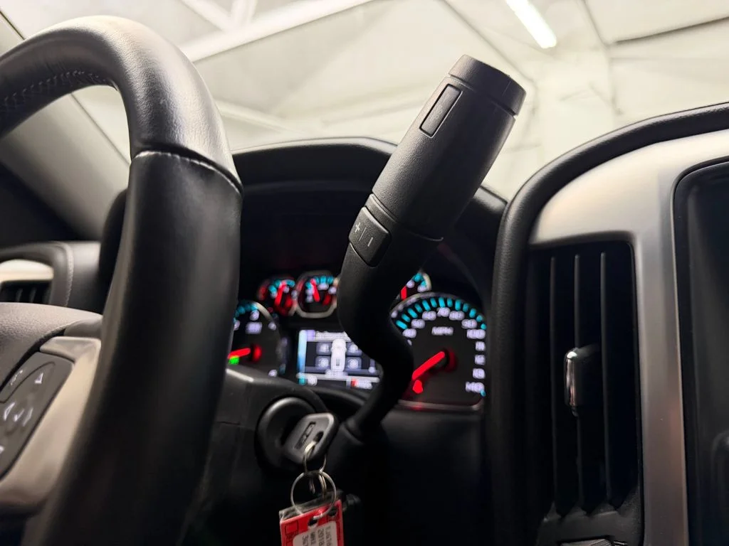 Used 2018 Summit White GMC SLE image 29
