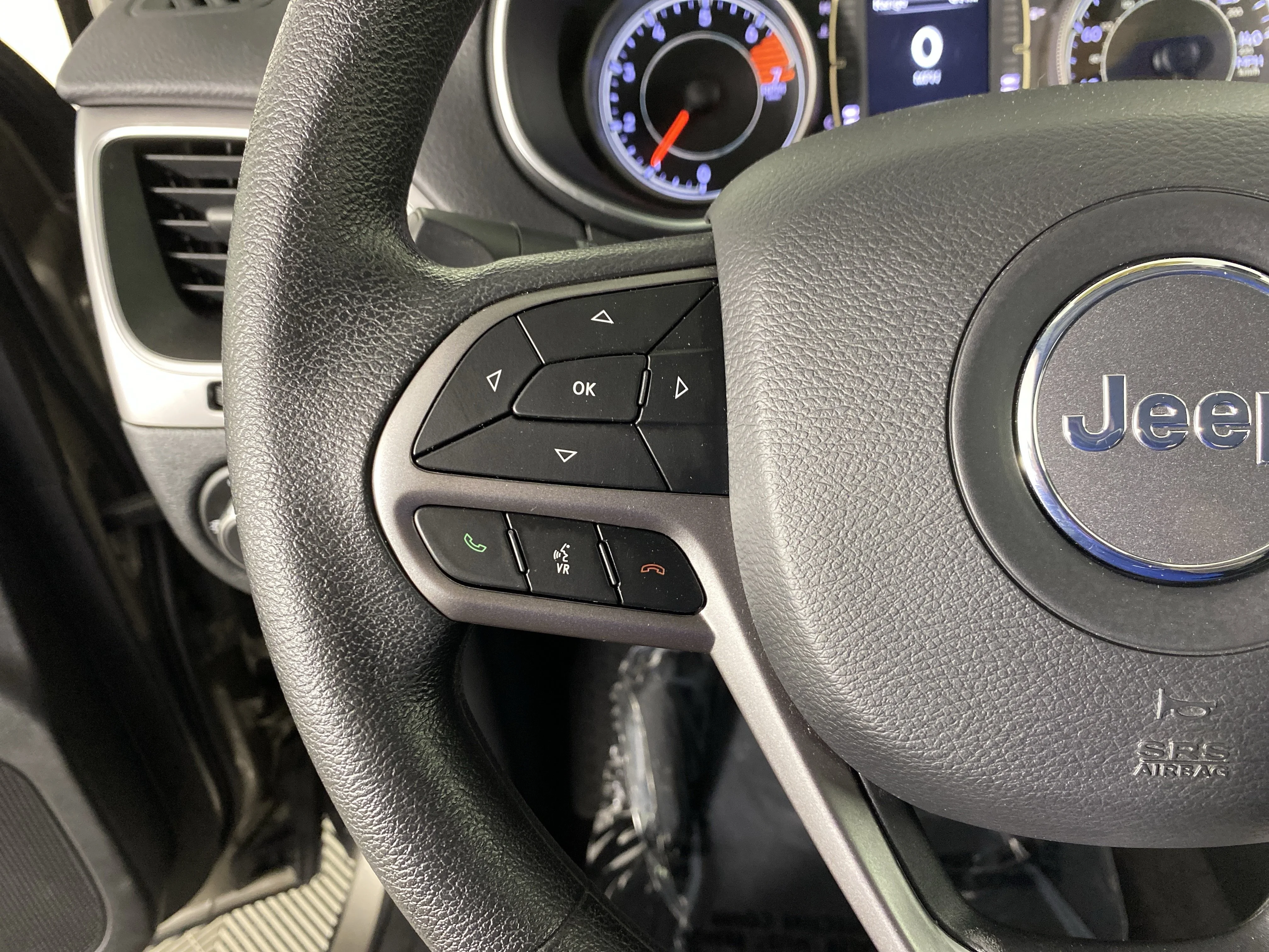 Used 2019 Light Brownstone Pearlcoat Jeep Latitude image 22