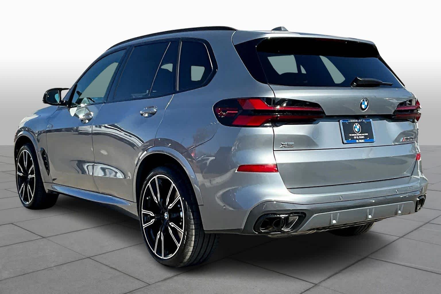 New 2026 Skyscraper Grey Metallic BMW M60i image 12
