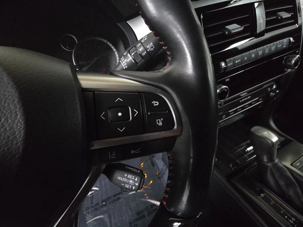 Certified Used 2022 Black Lexus 460 image 22