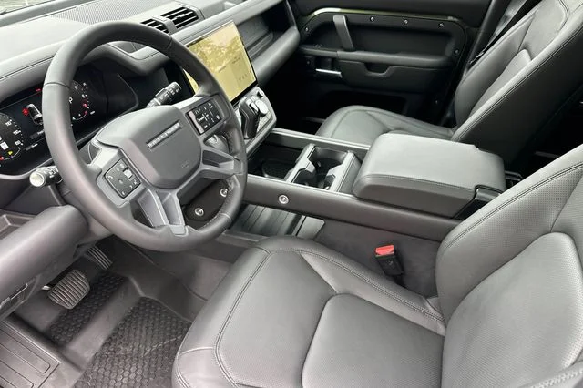 New 2026 Woolstone Green Land Rover X-Dynamic SE image 9