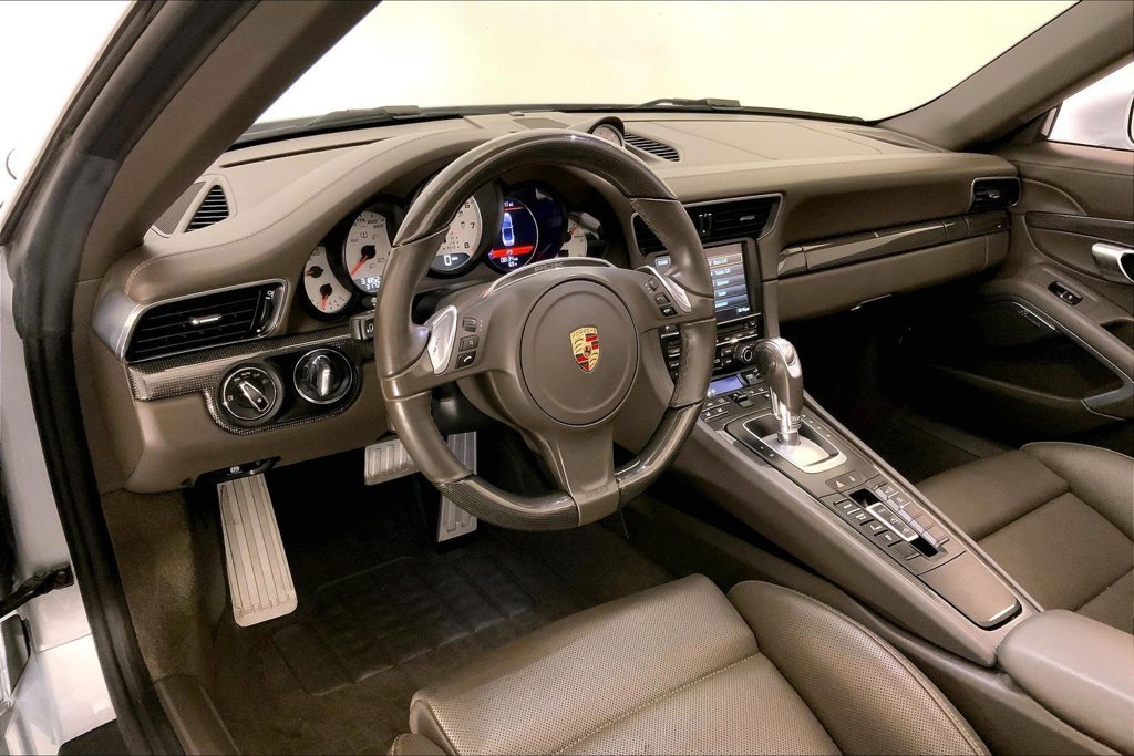 Used 2014 Rhodium Silver Metallic Porsche Turbo image 21
