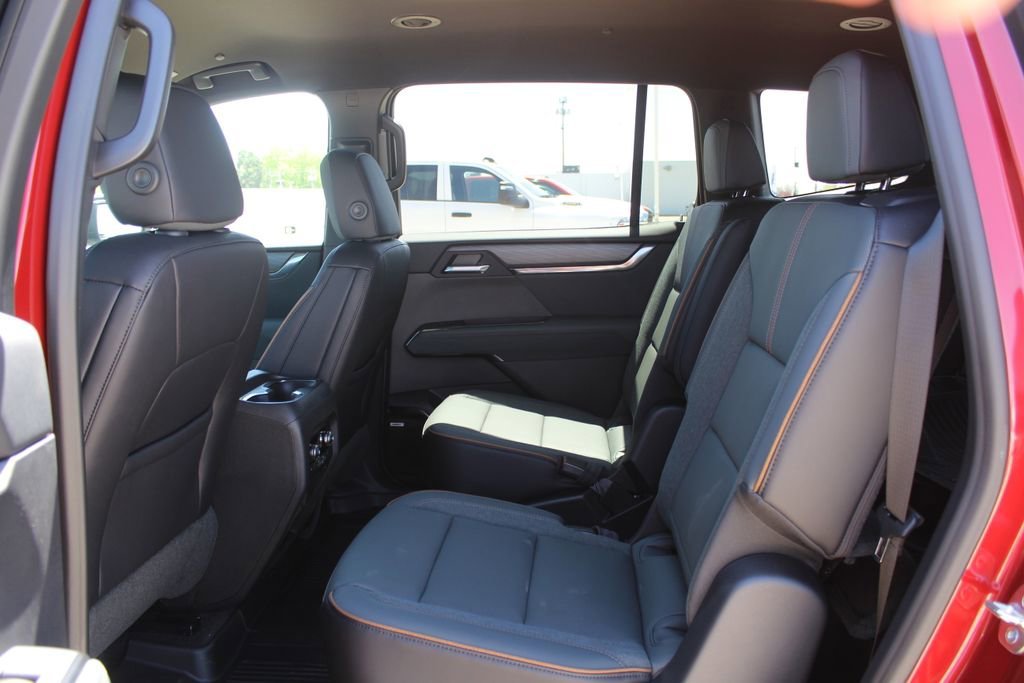 2026 GMC Acadia AT4 - Photo 9