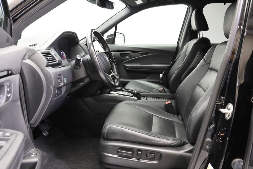Used 2019 Crystal Black Pearl Honda Elite image 30