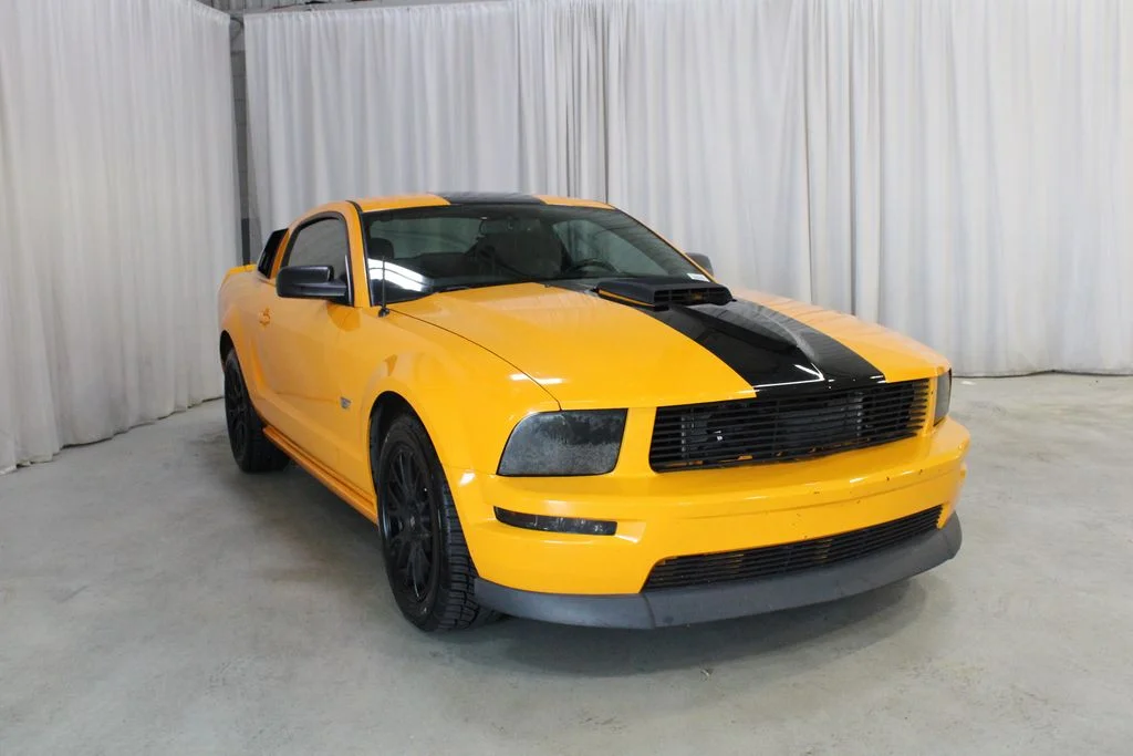 Used 2007 Orange Ford  image 35