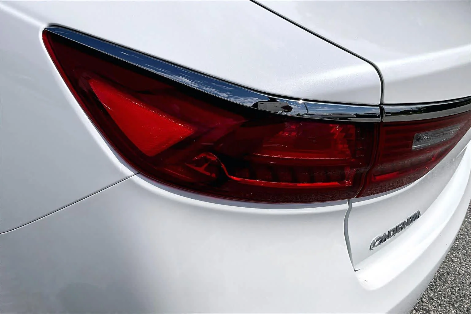 Used 2019 Snow White Pearl Kia Technology image 45