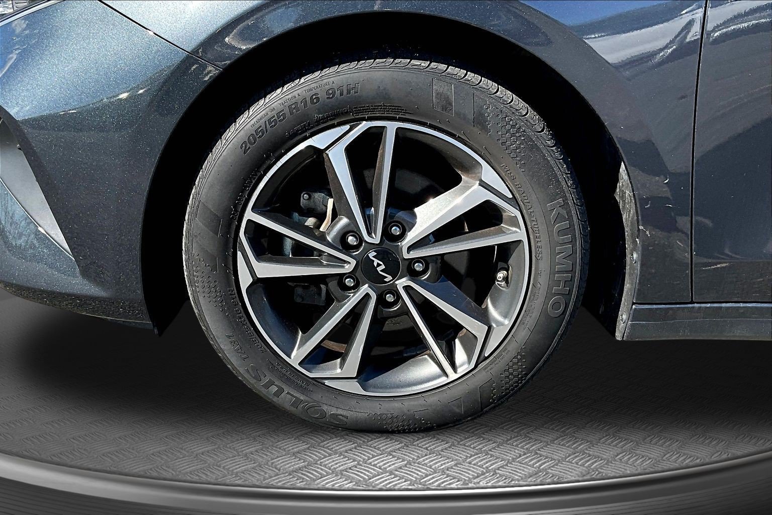 Used 2023 Gray Kia LXS image 25