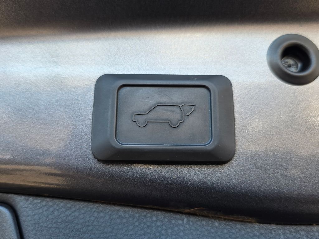 2022 Toyota RAV4 Limited - Photo 12