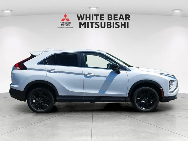 Used 2023 White Diamond Mitsubishi LE image 6