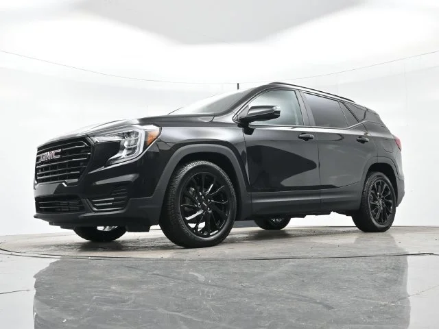 Used 2023 EBONY TWILIGHT METALLIC GMC SLE image 28