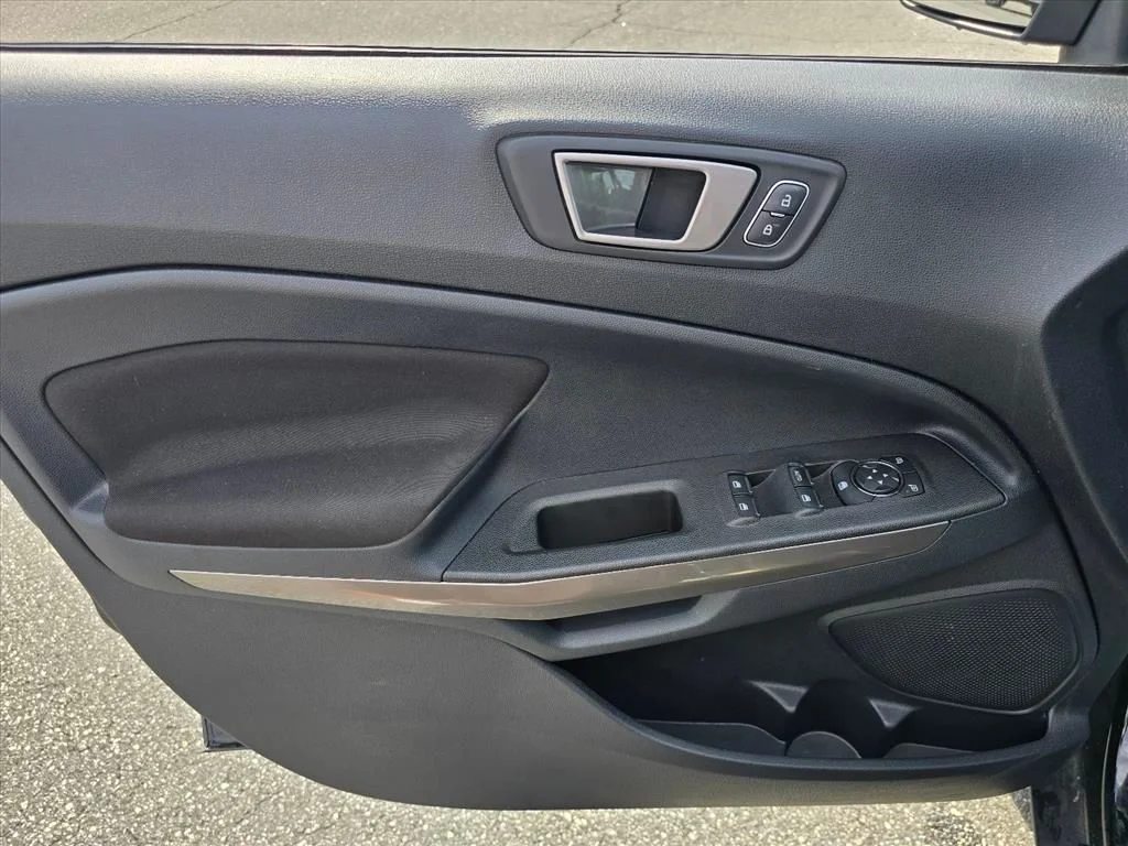 Used 2020 Black Ford SE image 12