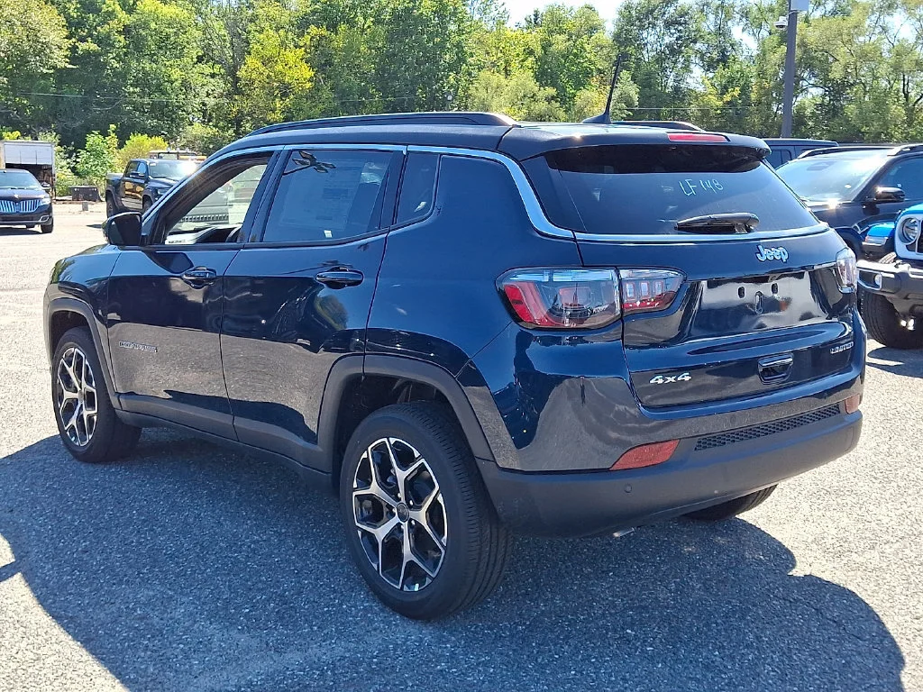 New 2026 Fathom Blue Pearl-Coat Exterior Paint Jeep Limited image 6