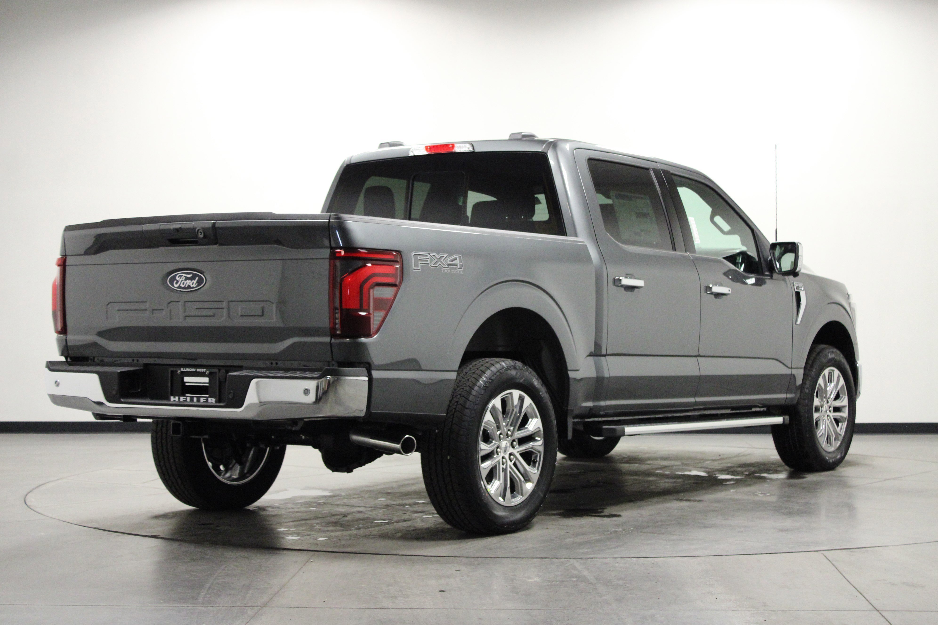 New 2026 Carbonized Gray Metallic Ford LARIAT image 4